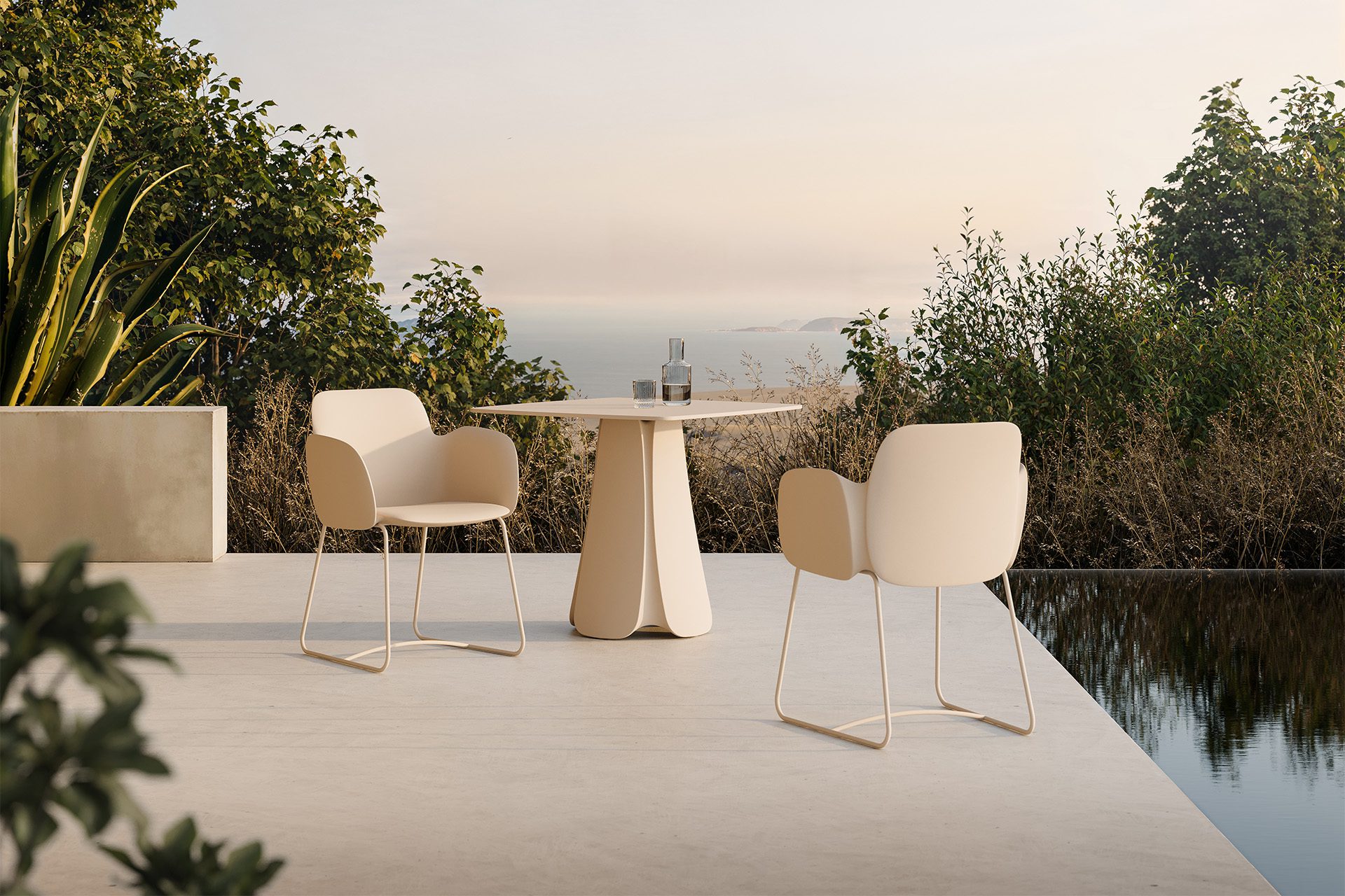 Vondom Pezzettina designer chairs and table by Archirivolto Design