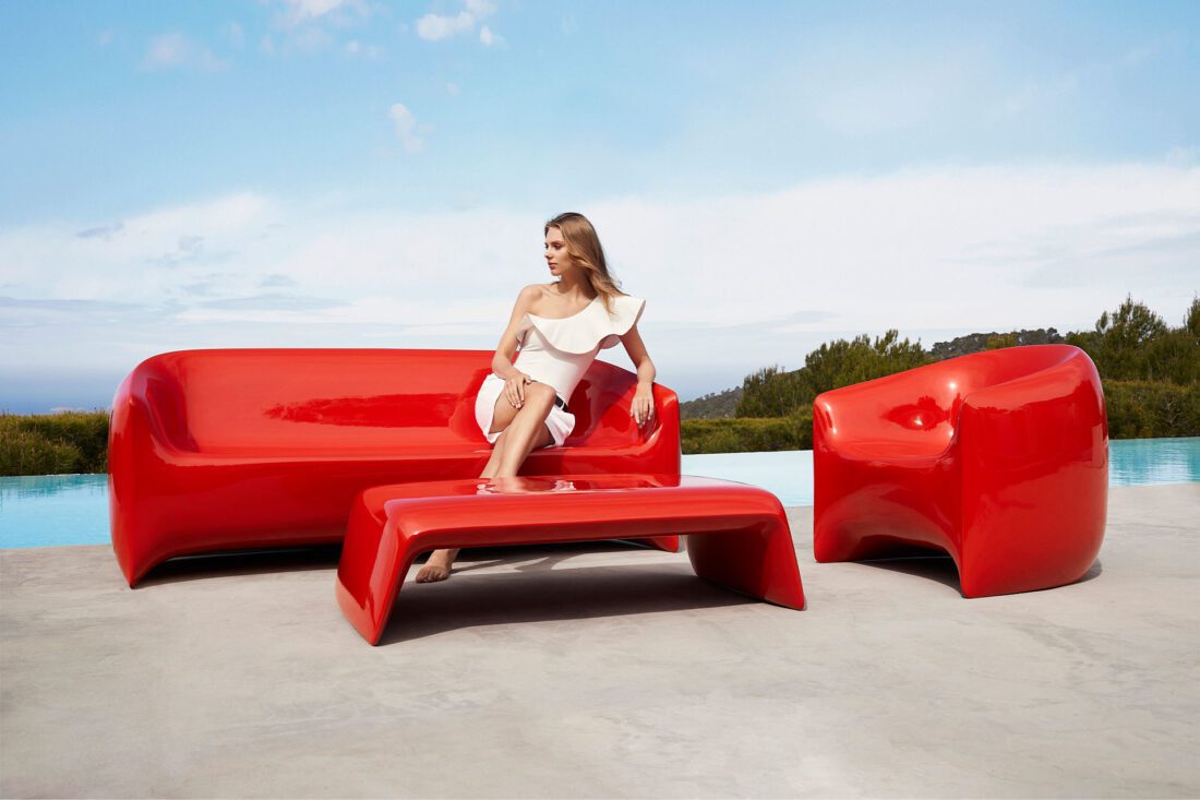 Blow outdoor furniture sofa, armchair and table by Stefano Giovannoni Vondom