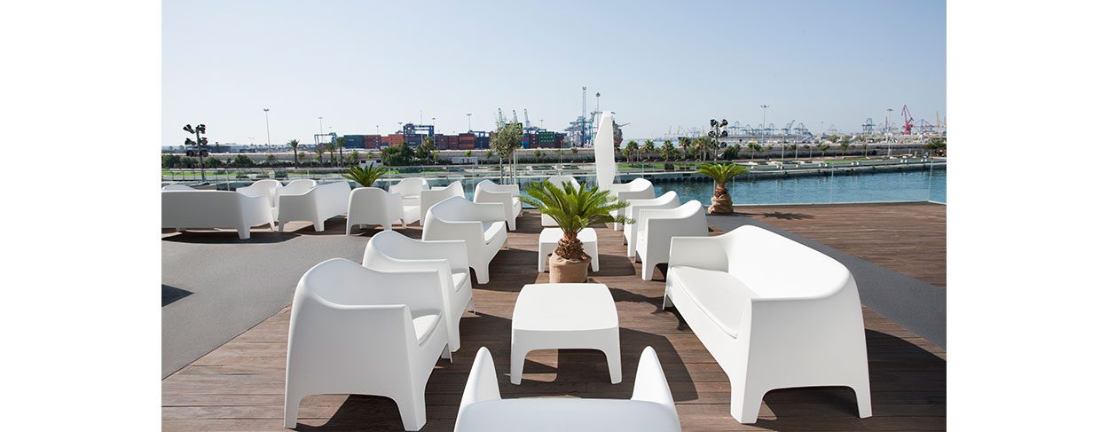 Outdoor contract furniture sofa, armchairs and table Solid Collection by Vondom