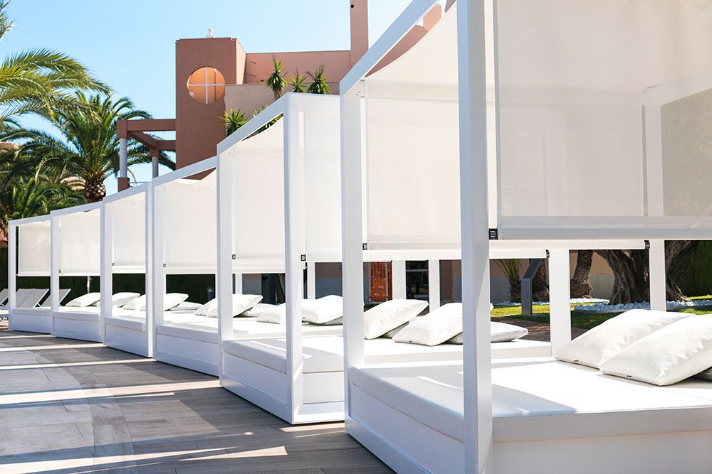 Oliva Nova Beach & Golf Resort Furniture Project | Vondom