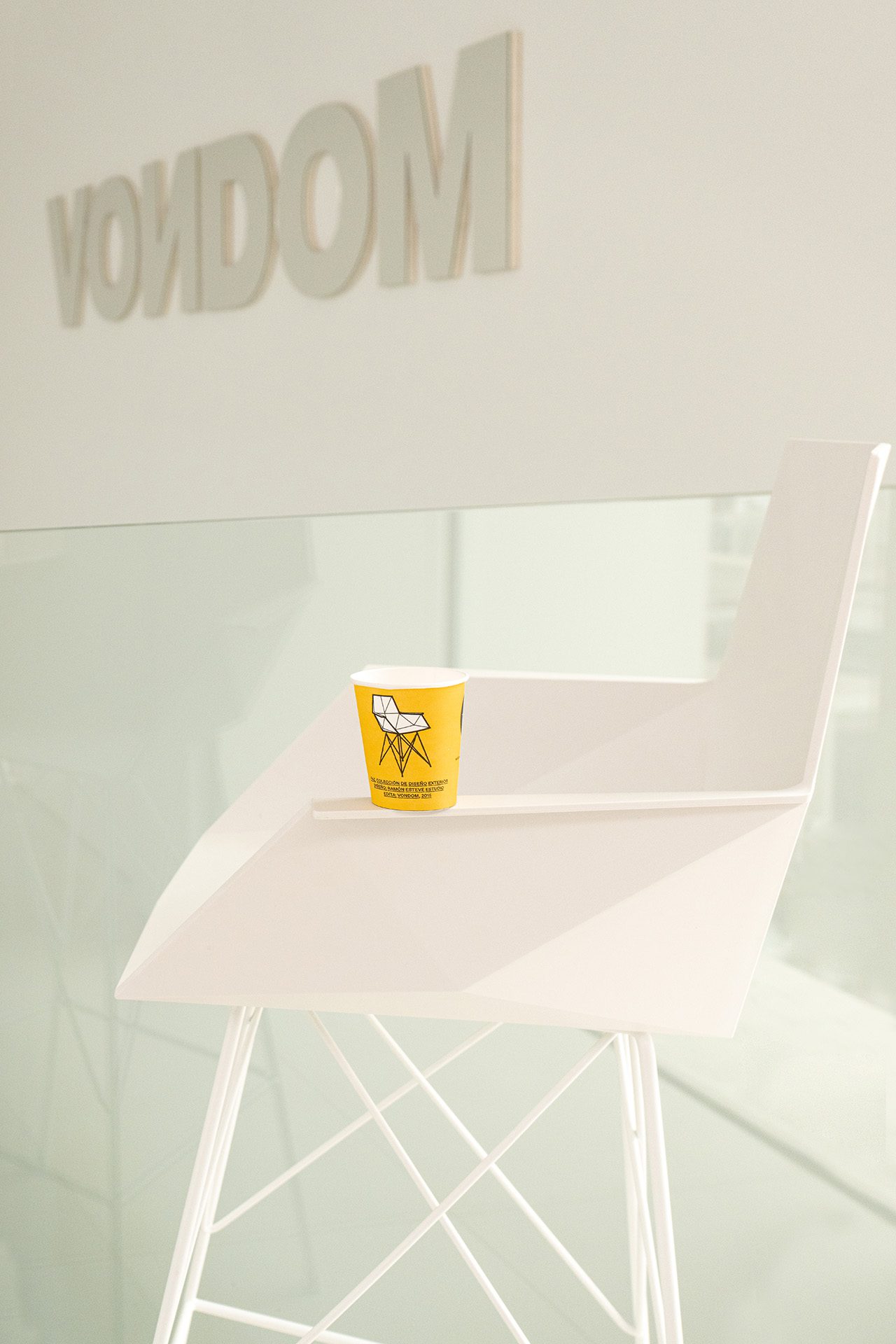 Vondom | ¡El diseño Vondom aparece hasta en el café!
