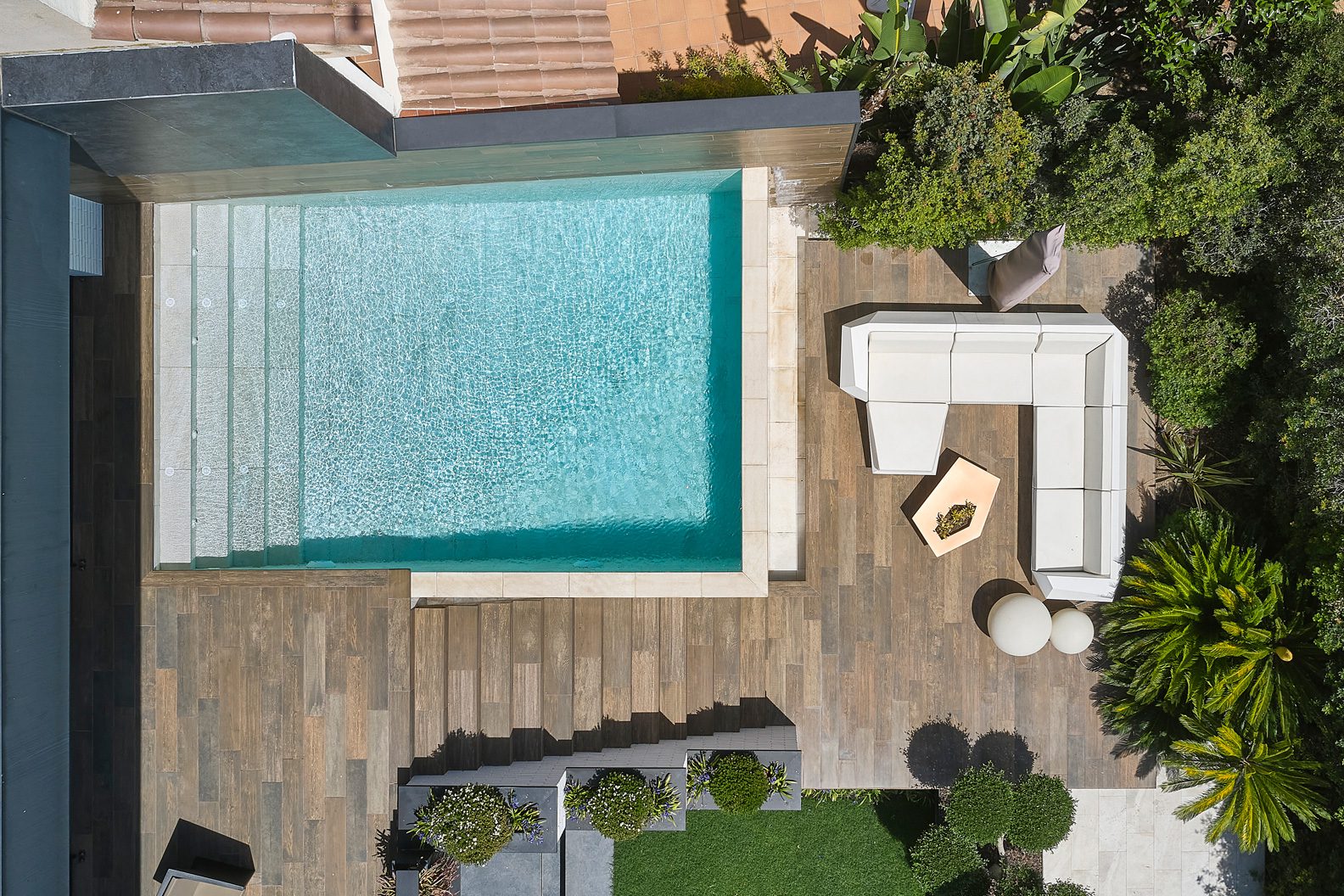 mobiliario-de-diseño-exterior-proyecto-residencial-barcelona-in-disseny-6