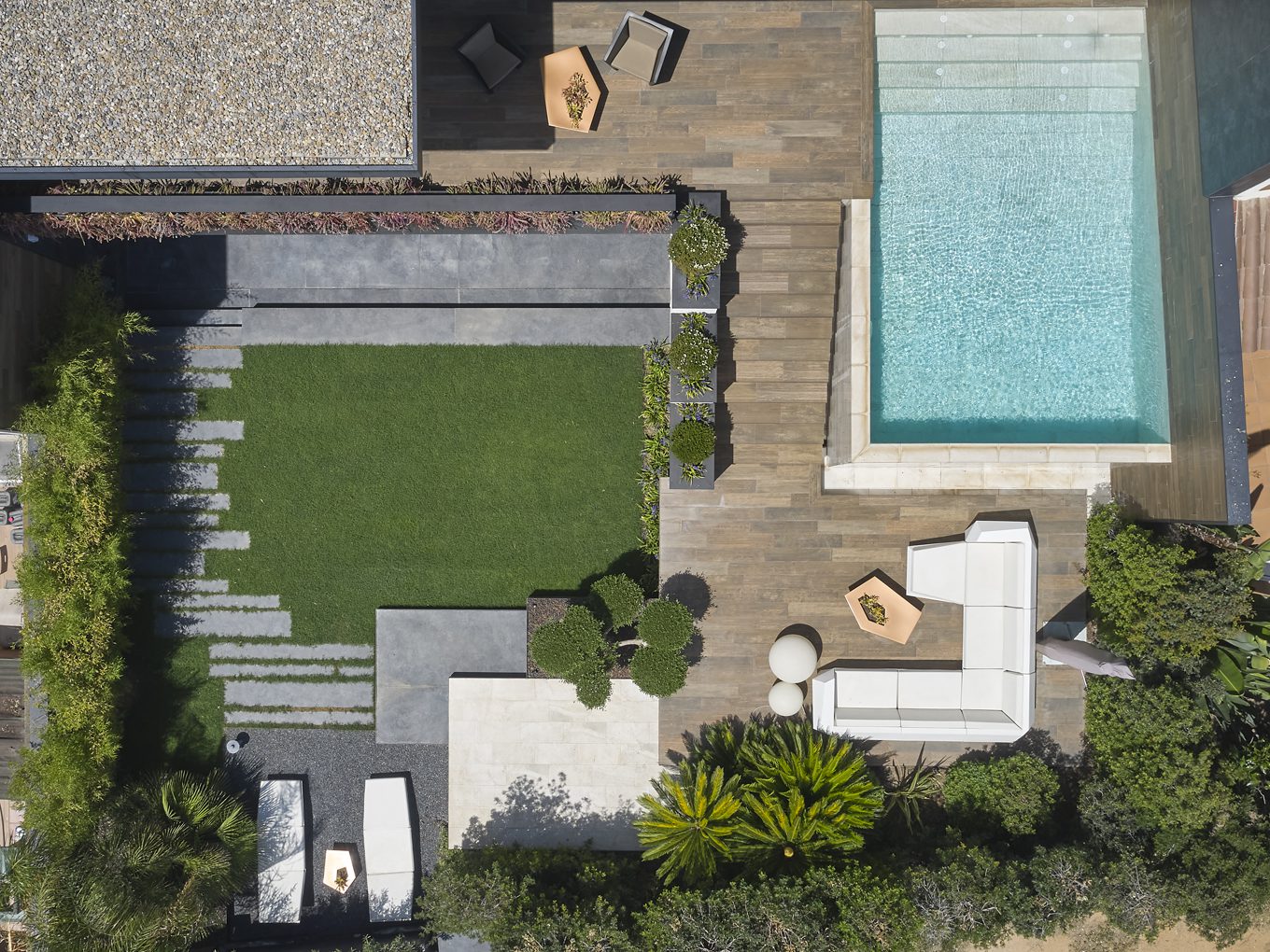 vondom-design-outdoor-furniture-residential-project-barcelona-in-disseny (4)